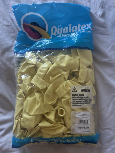 Qualatex 11inch pearl ivory